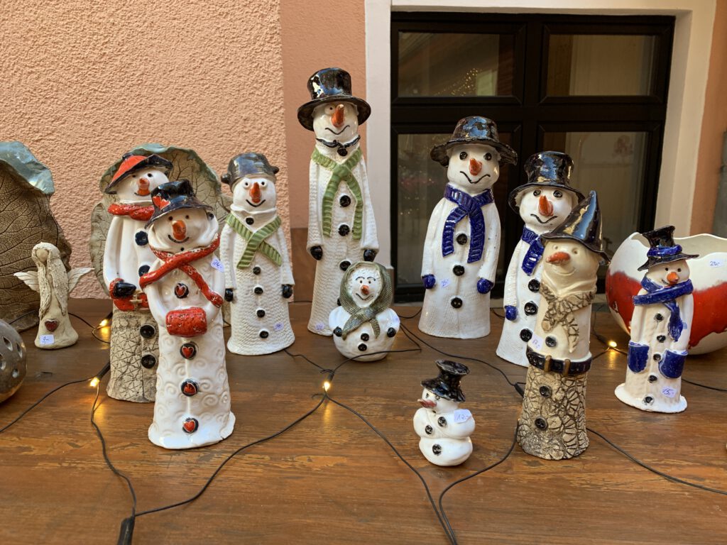 schlanke Schneemänner